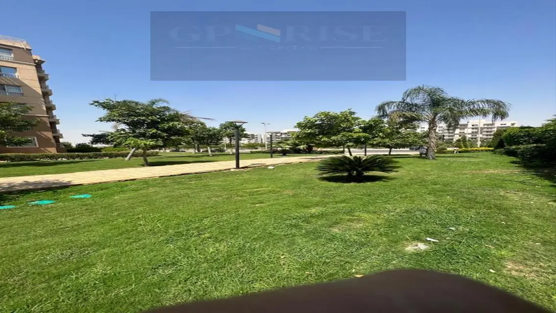 شقة فاخرة للبيع في B11
