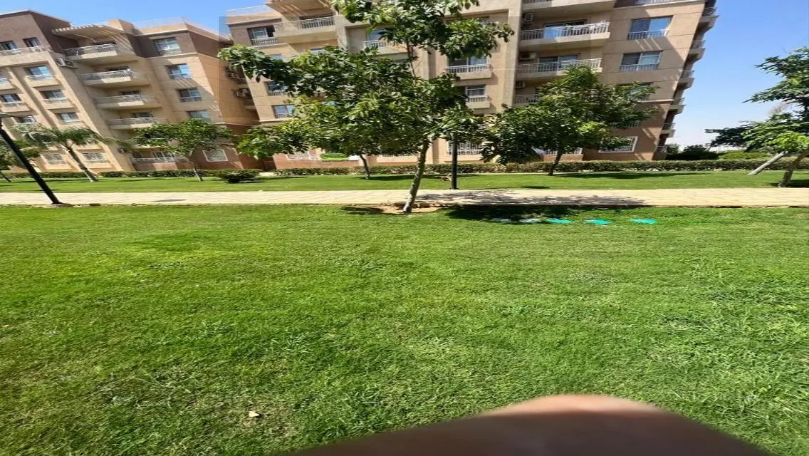 شقة فاخرة للبيع في B11