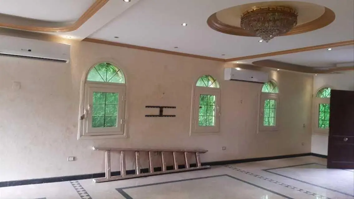 شقة فاخرة للبيع بمساحة واسعة