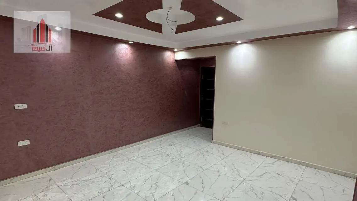 شقة رائعة 1BR للبيع في منطقة مميزة
