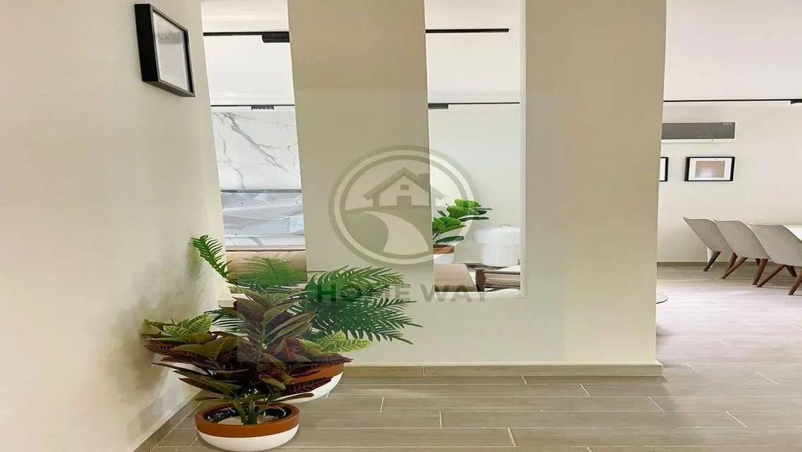 شقة مميزة للإيجار بتجهيزات رائعة في قلب المدينة