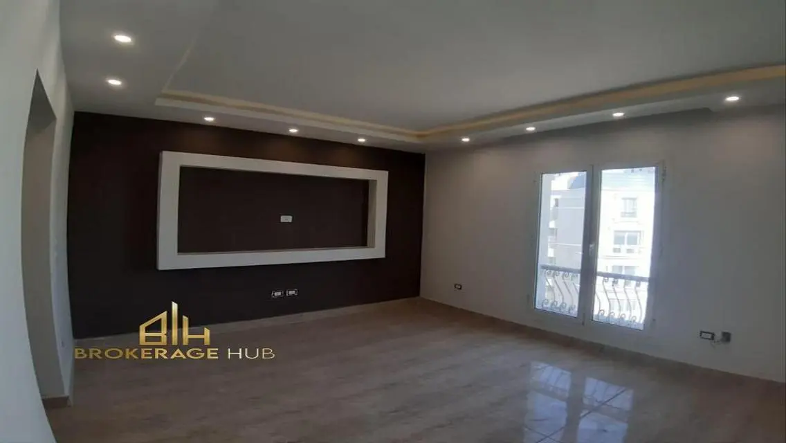 Semi-Furnished Apartment in Hyde Park with Premium Features