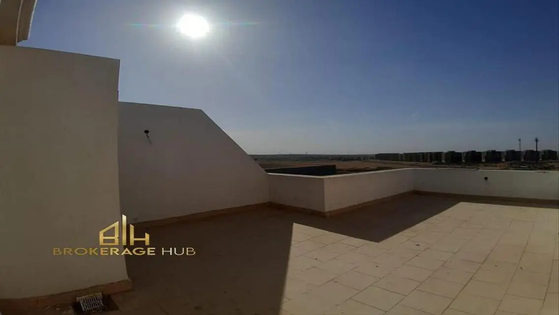 Semi-Furnished Apartment in Hyde Park with Premium Features