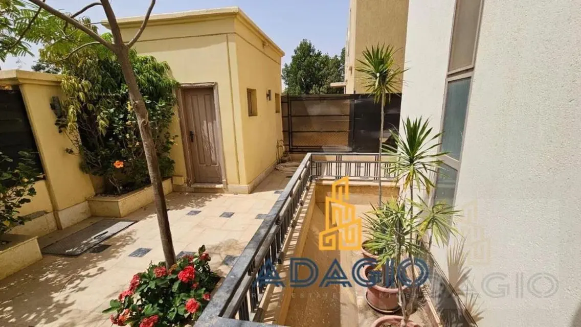 فيلا للايجار بإطلالة على الجولف في أليجريا