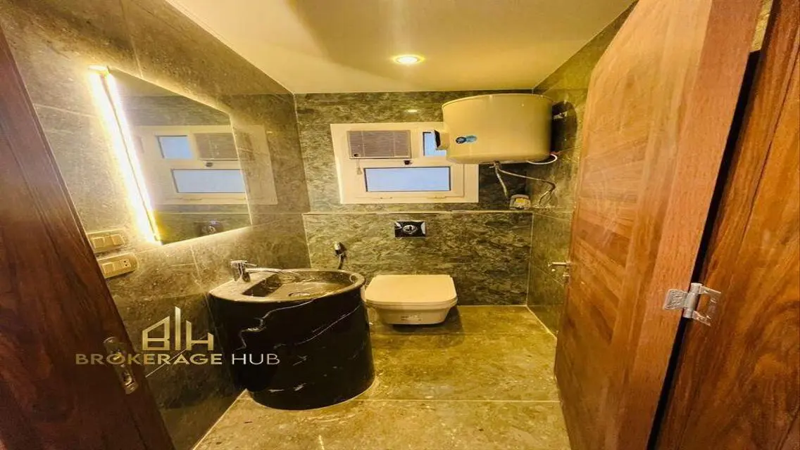 Stylish Studio for Rent with 161 SQM in Vibrant Location