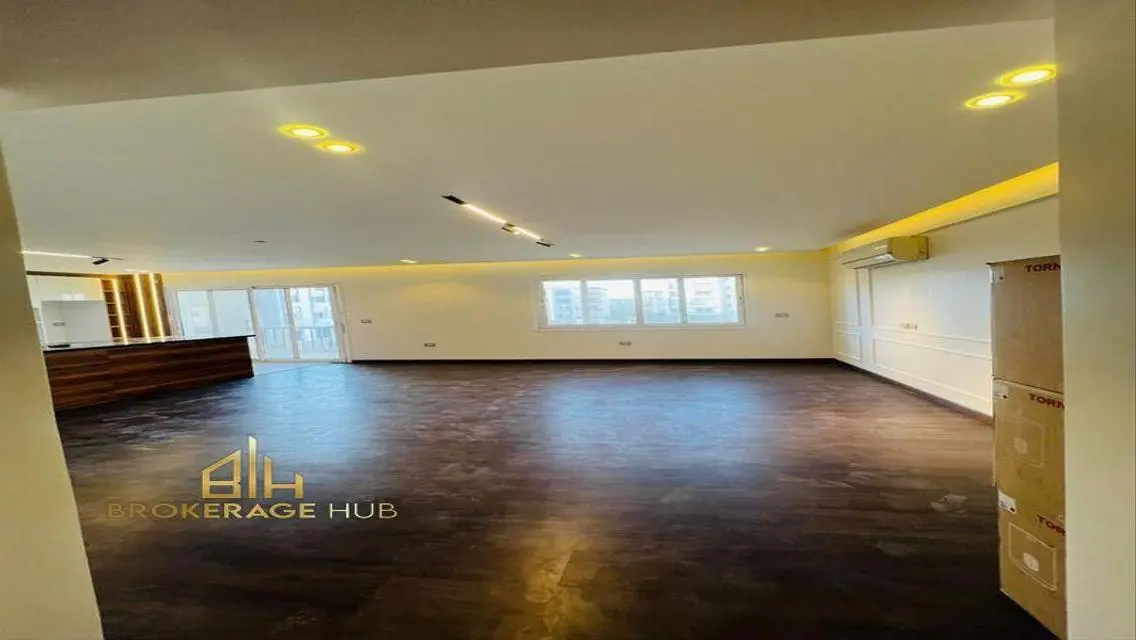 Stylish Studio for Rent with 161 SQM in Vibrant Location