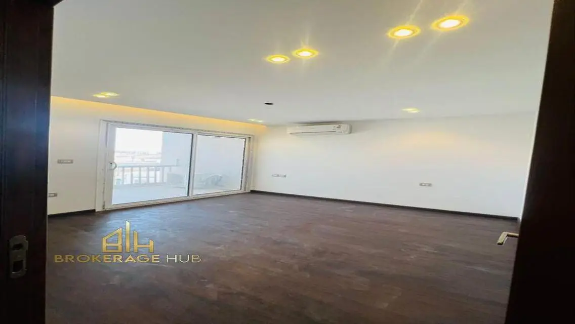 Stylish Studio for Rent with 161 SQM in Vibrant Location