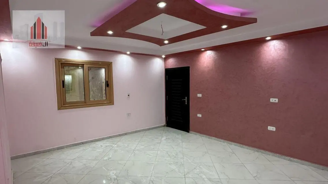 شقة فاخرة بمساحة واسعة للبيع