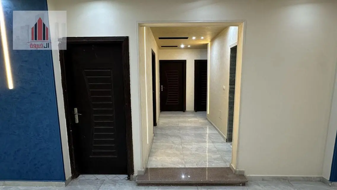 شقة فاخرة بمساحة واسعة للبيع