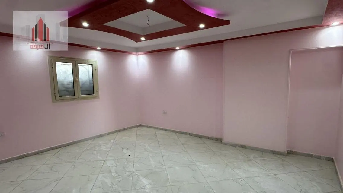 شقة فاخرة بمساحة واسعة للبيع