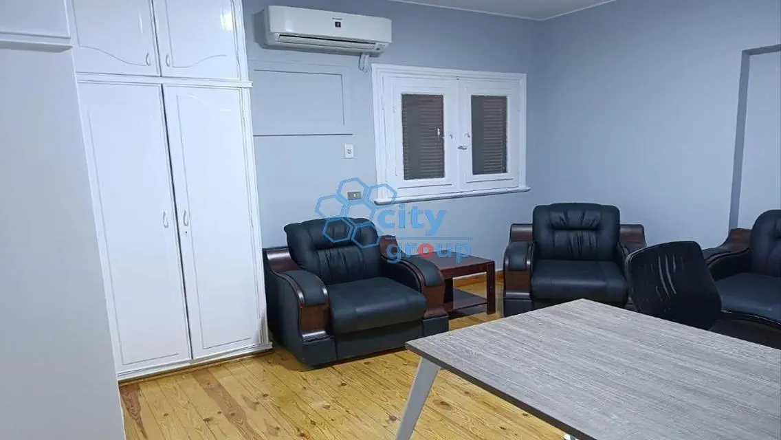 شقة متميزة للبيع بمساحة 350 متر