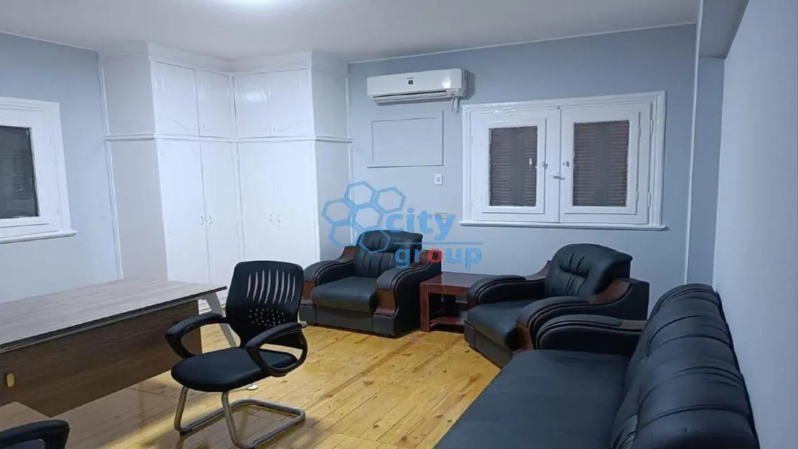 شقة متميزة للبيع بمساحة 350 متر