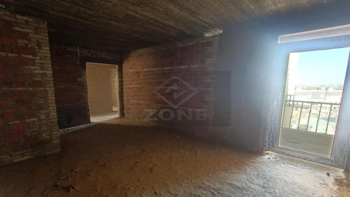 Sarai 169 Lake View Apartment