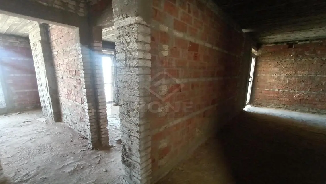 Sarai 169 Lake View Apartment