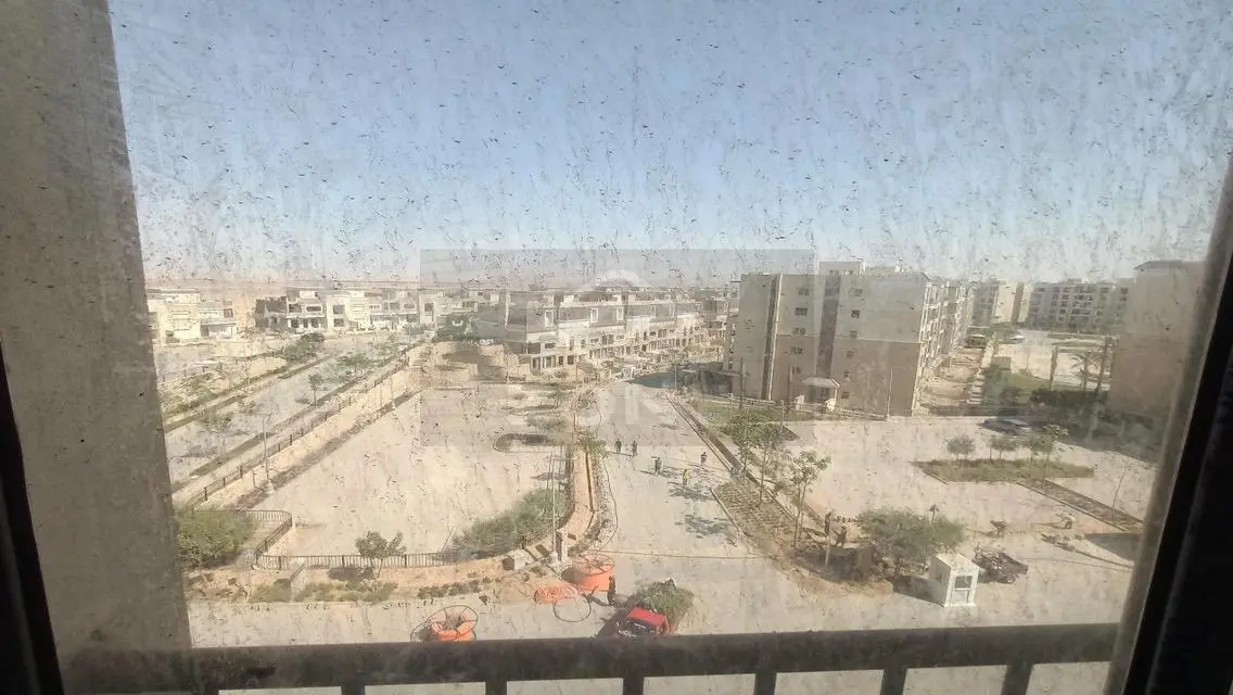 Sarai 169 Lake View Apartment