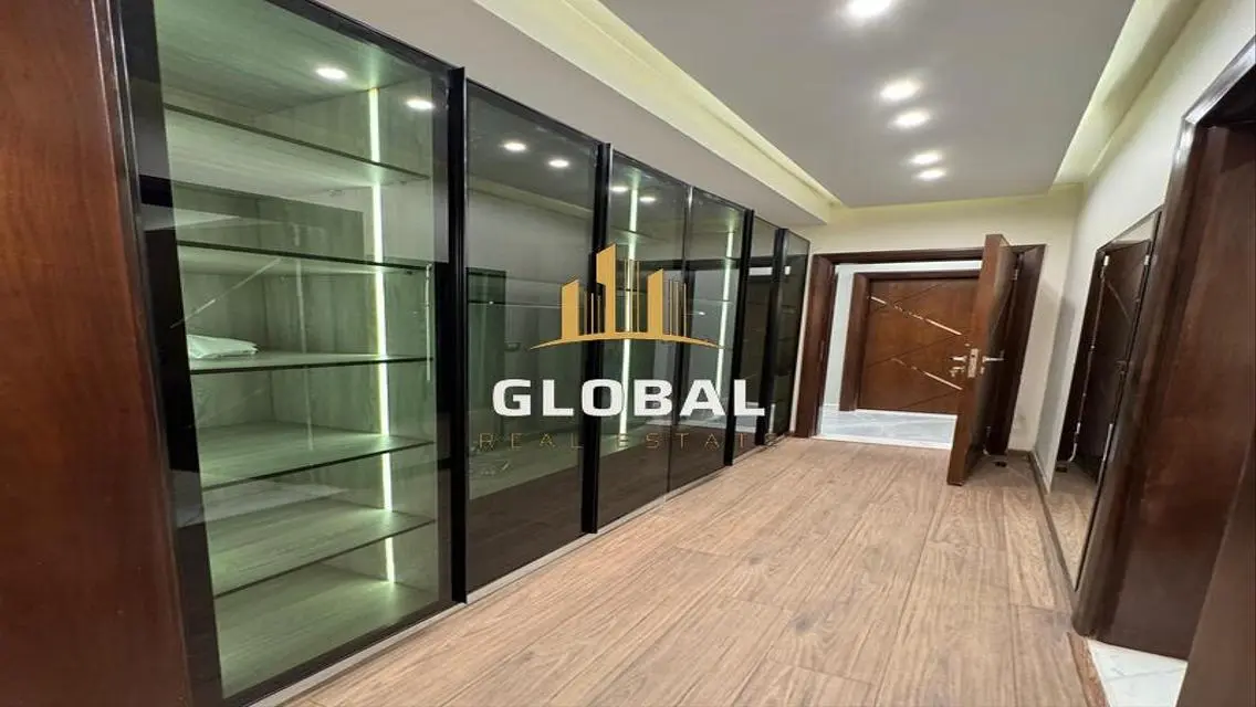 شقة رائعة في شرقون بساندك للمسكن