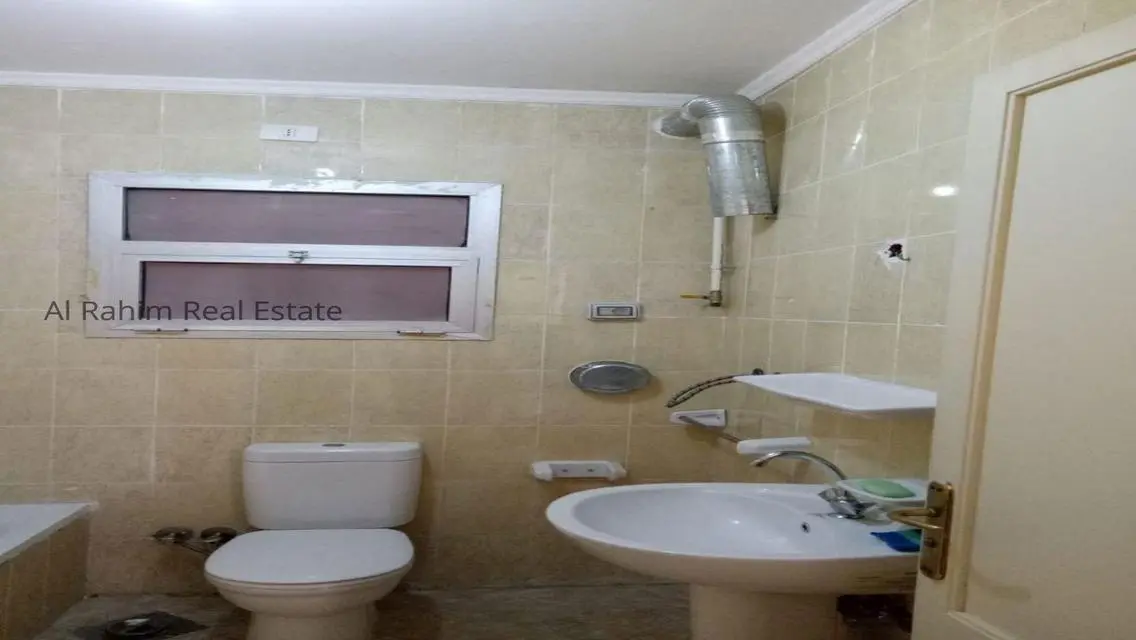 Luxurious Apartment with Spacious Comfort - 5,500,000 EGP