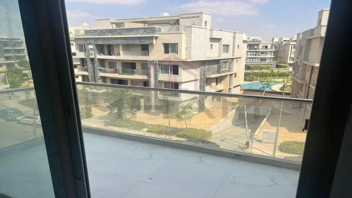 شقة فاخرة للإيجار مع شرفة