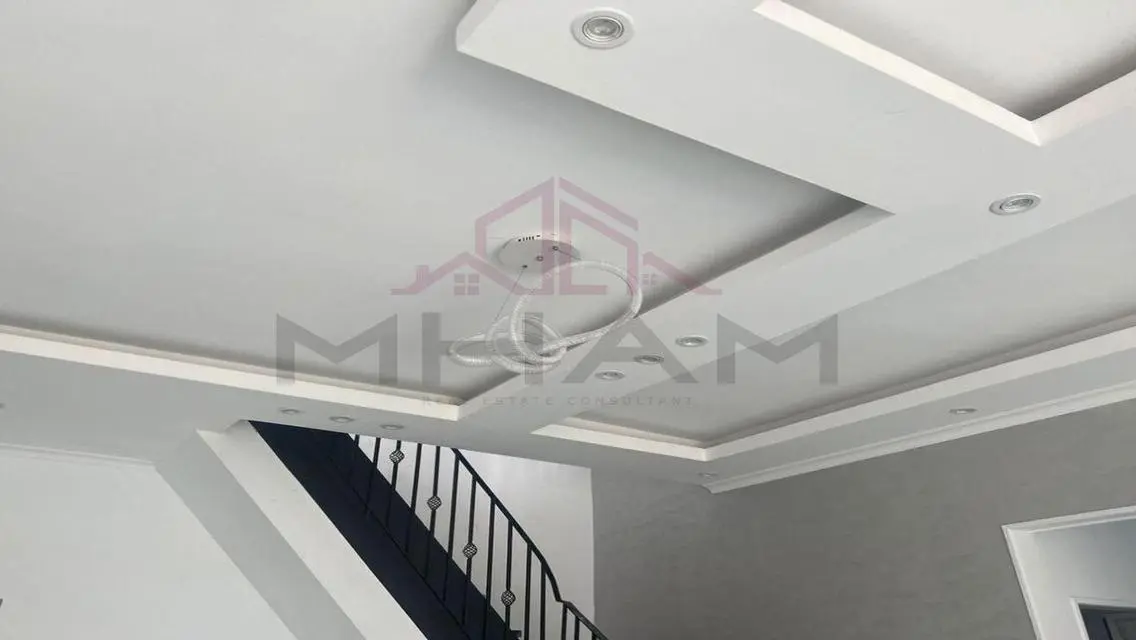شقة فاخرة للإيجار مع شرفة