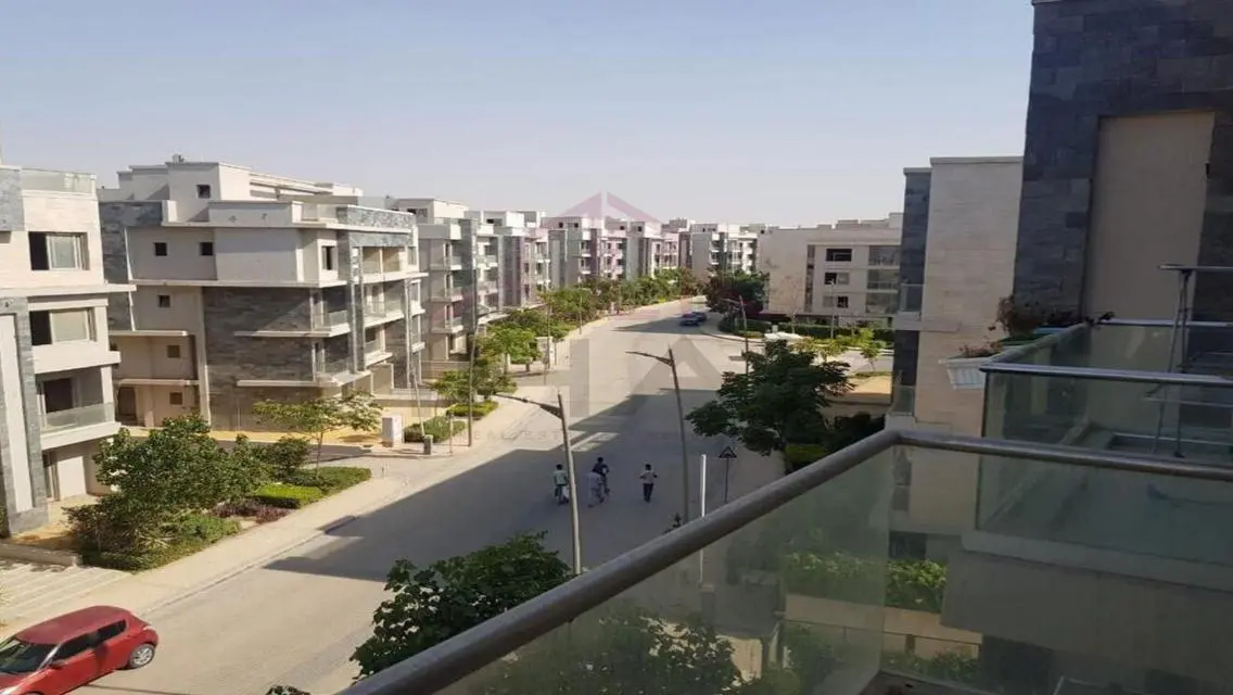 شقة فاخرة للإيجار مع شرفة