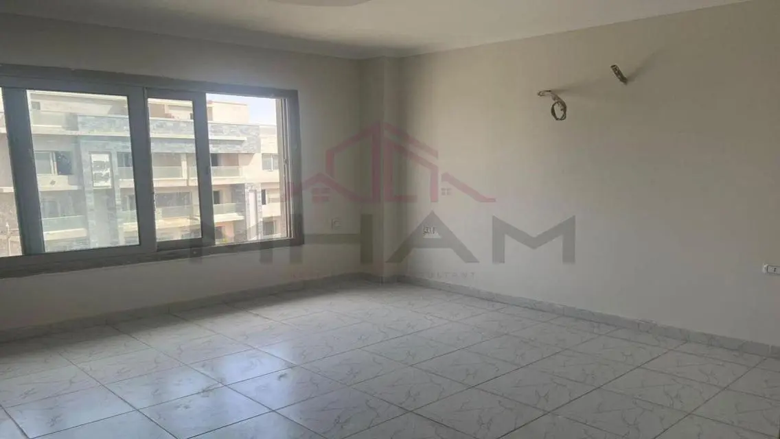 شقة فاخرة للإيجار مع شرفة