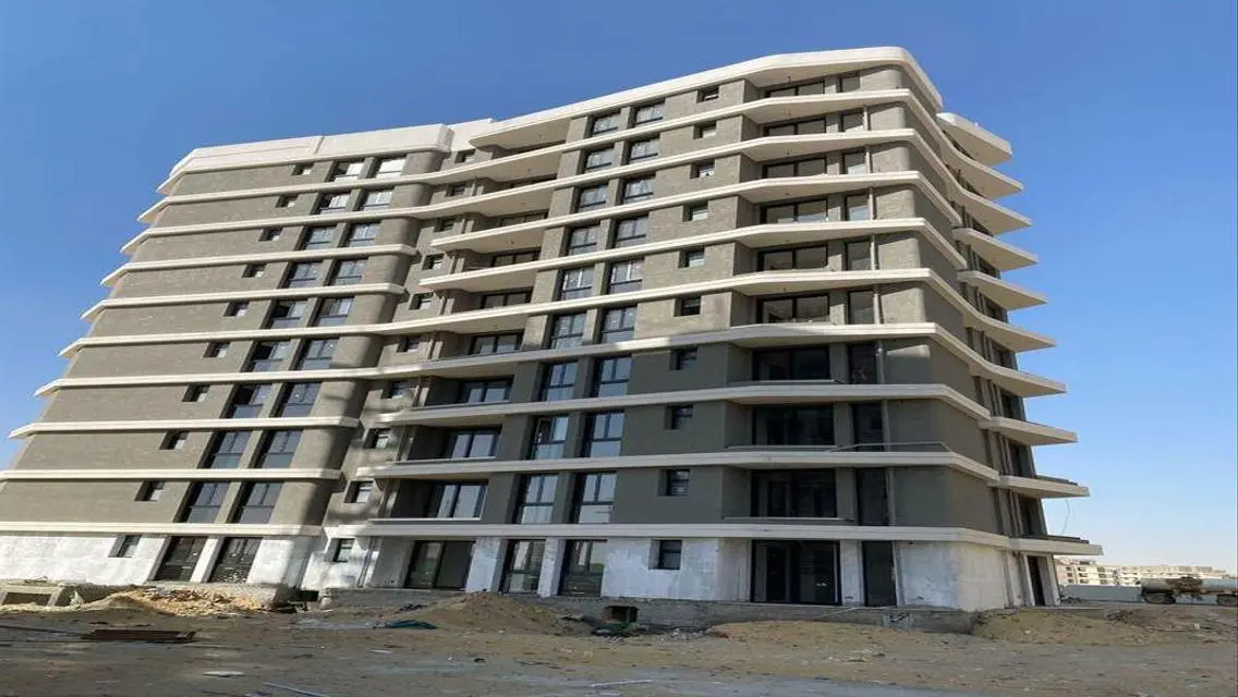 شقة فاخرة للبيع بمساحة 1673 متر تطل على بحيرة