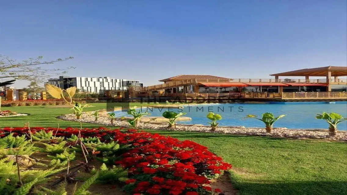 Luxurious Villa with Stunning Lake View