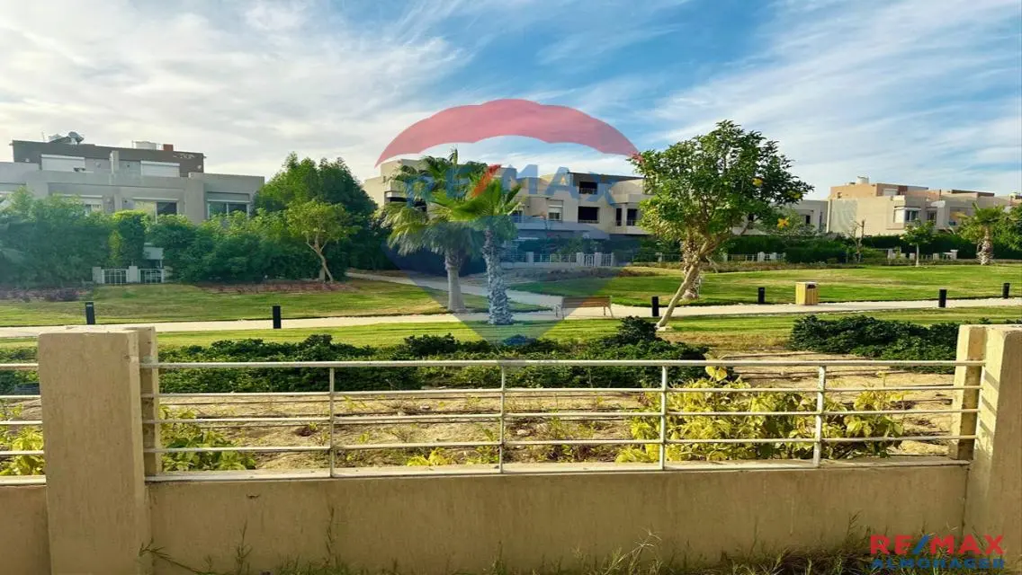 Luxury Villa with Private Garden and Pool