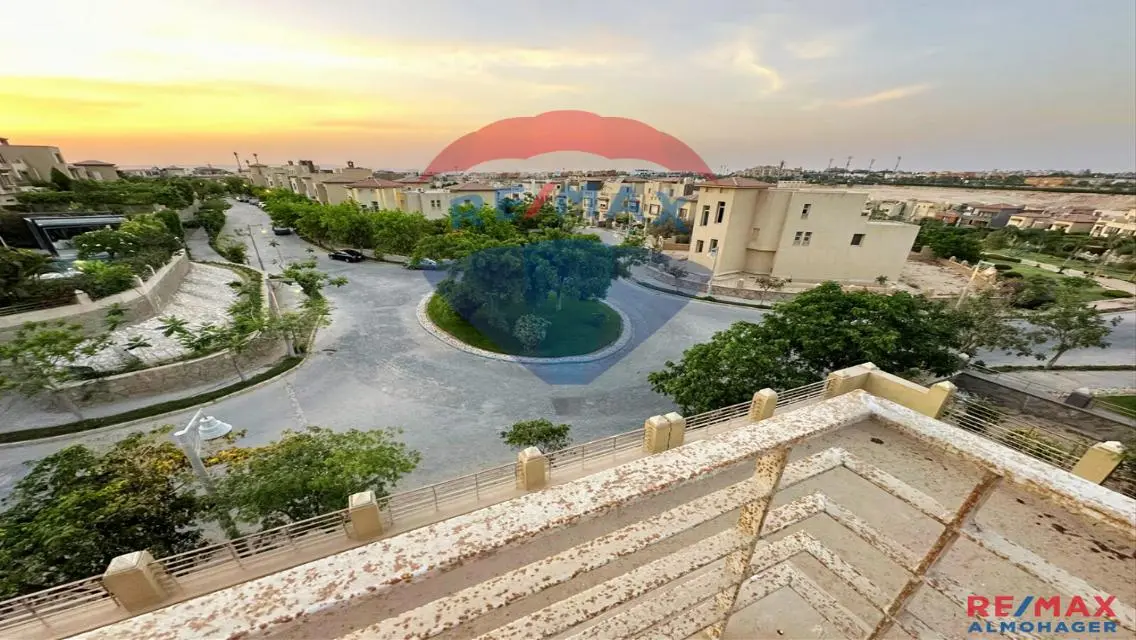 Luxury Villa with Private Garden and Pool