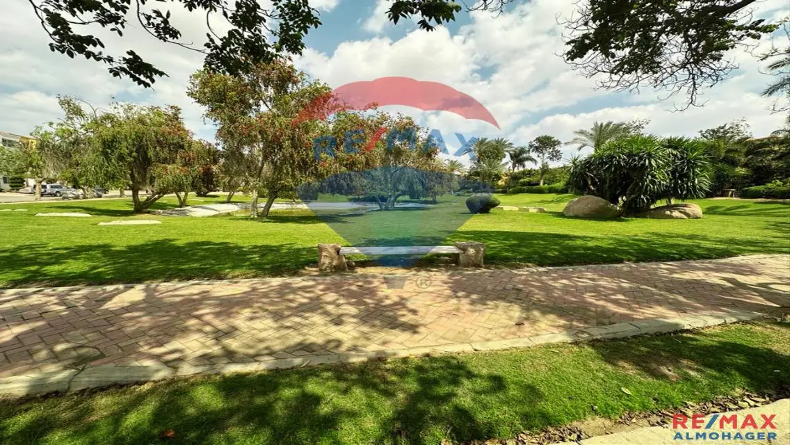 Luxury Villa with Private Garden and Pool