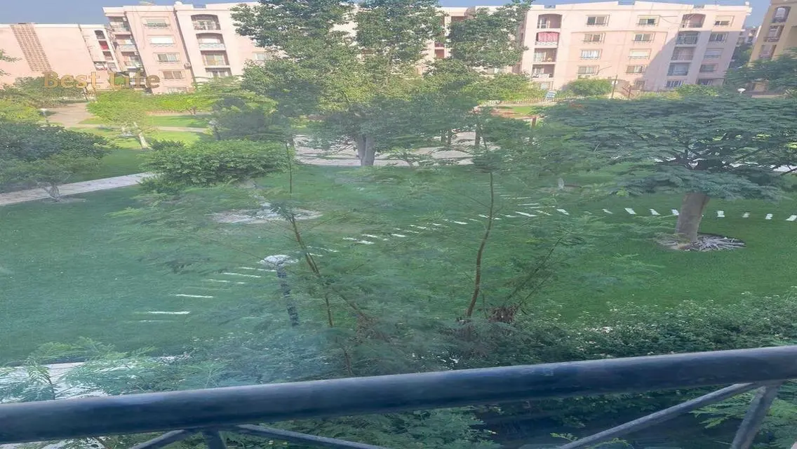 شقة رائعة للإيجار مع تكييف مركزي ومرافق ممتازة