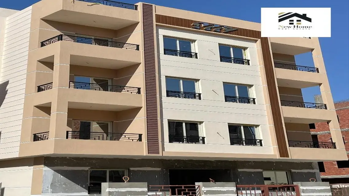 فيلا فاخرة مع مسبح وحديقة خاصة للبيع