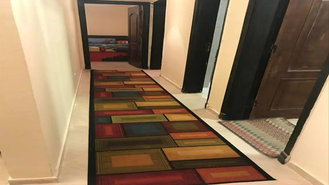 شقة فاخرة للإيجار بمساحة كاملة