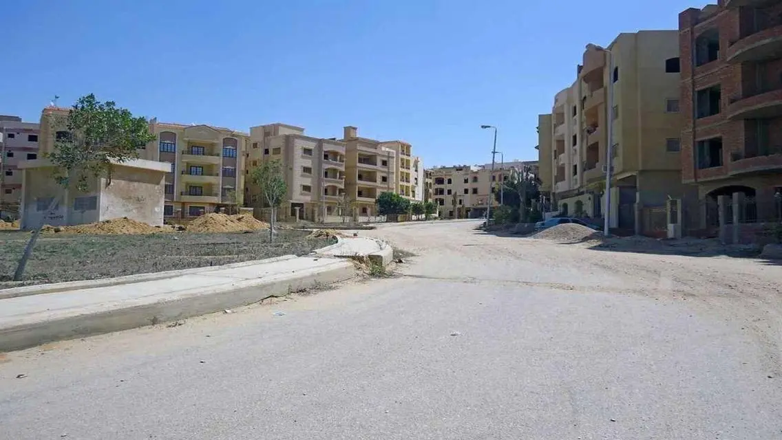 شقة فاخرة مع شرفة للبيع