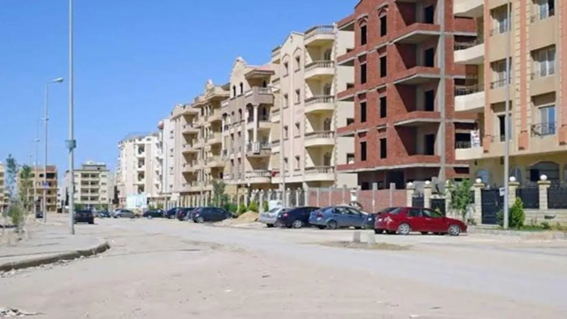 شقة فاخرة مع شرفة للبيع
