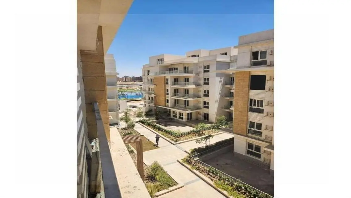 منزل استثماري بإطلالة جبلية في مدينة أكتوبر