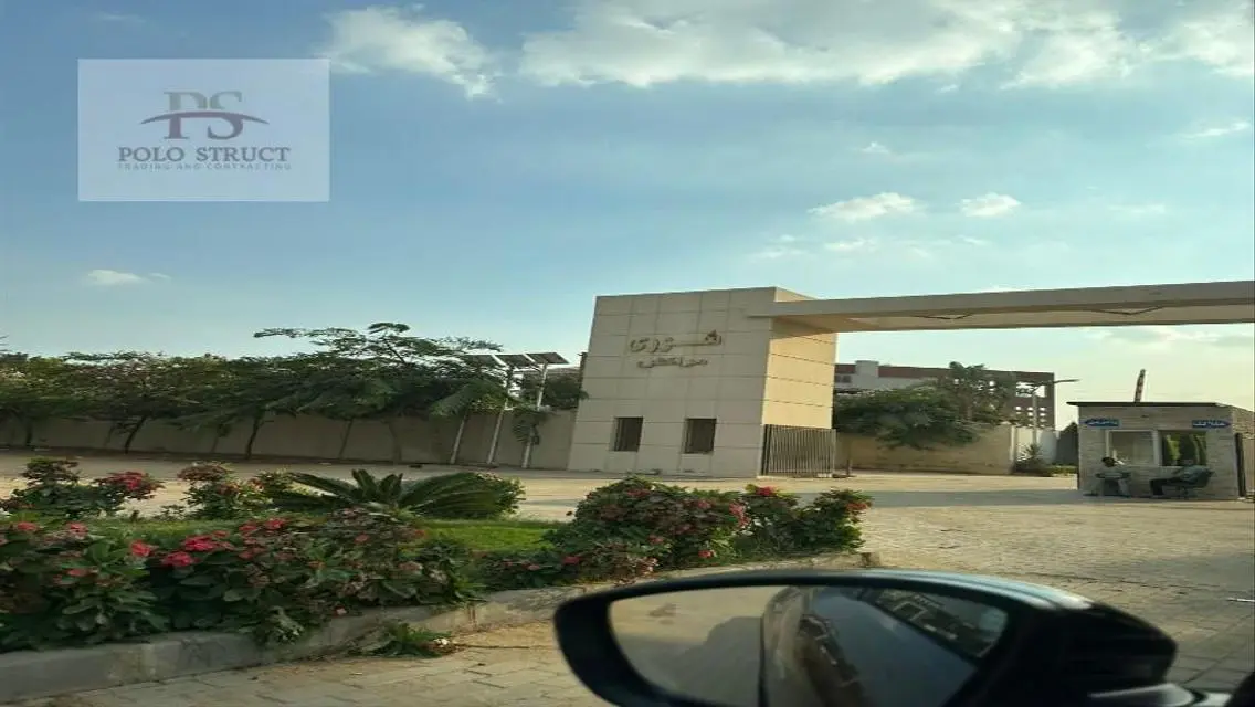 Luxurious Villa with Spacious Area and Stunning Lake View