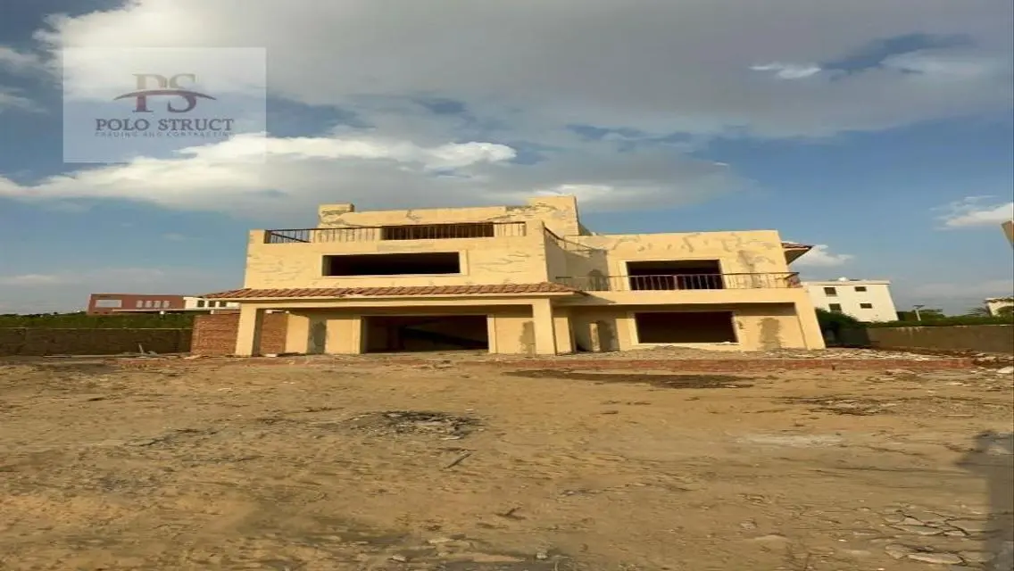 Luxurious Villa with Spacious Area and Stunning Lake View