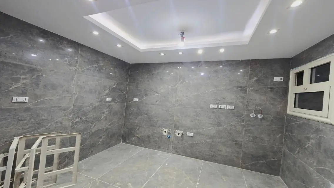 Stunning Apartment with Security and Scenic View
