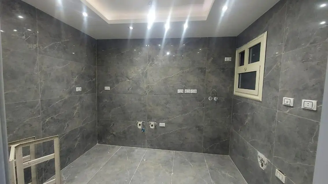 Stunning Apartment with Security and Scenic View