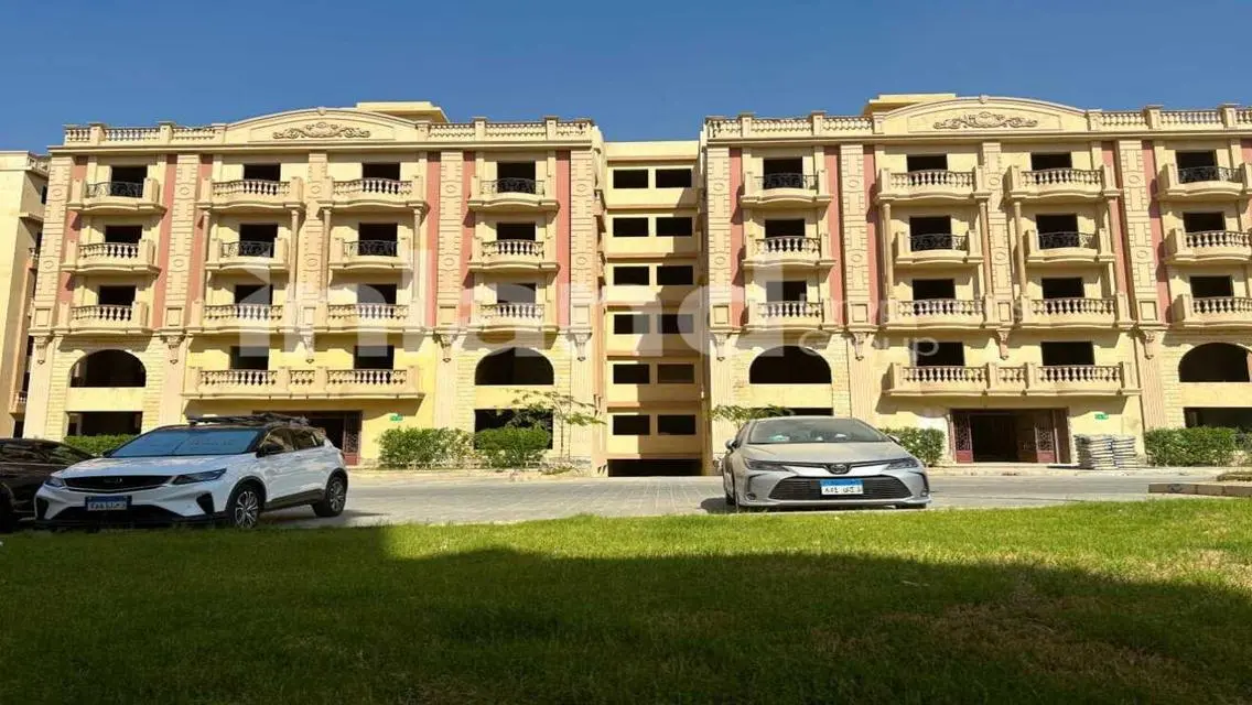 منزل فاخر للبيع في بناء 9 بسعر 8,140,000