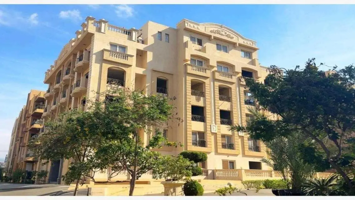 منزل فاخر للبيع في بناء 9 بسعر 8,140,000