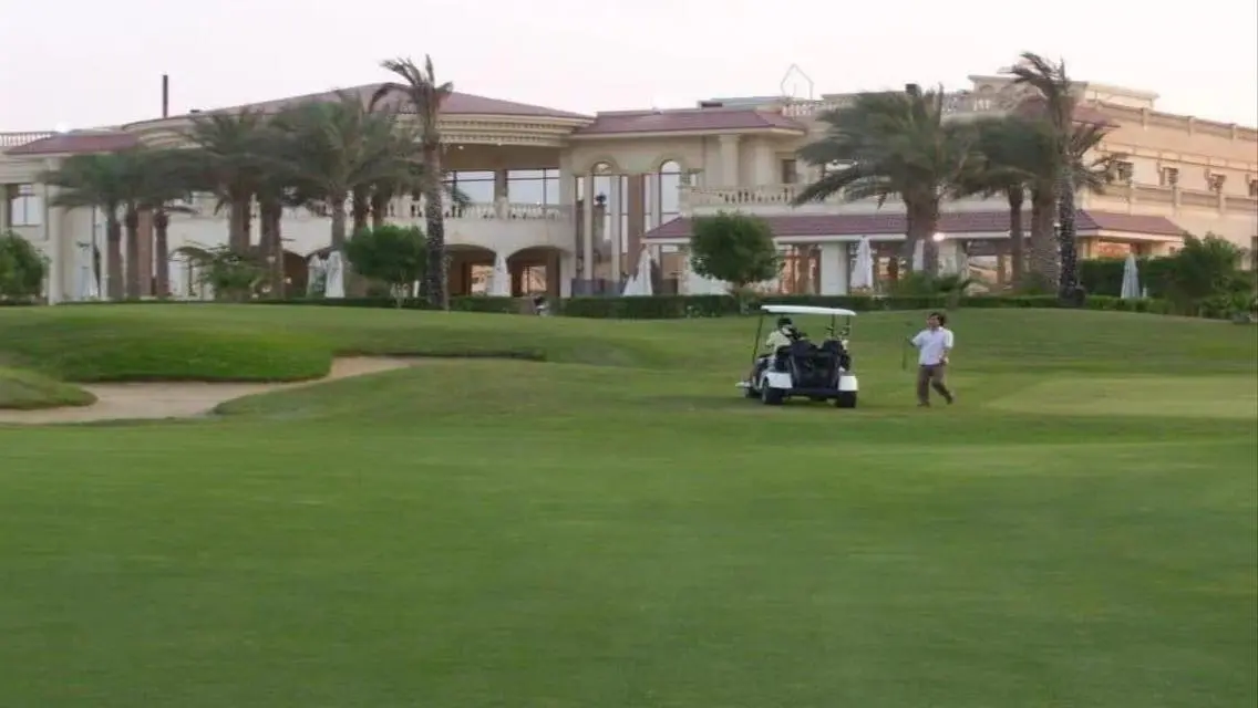 Luxury Apartment in Golf City ElObour