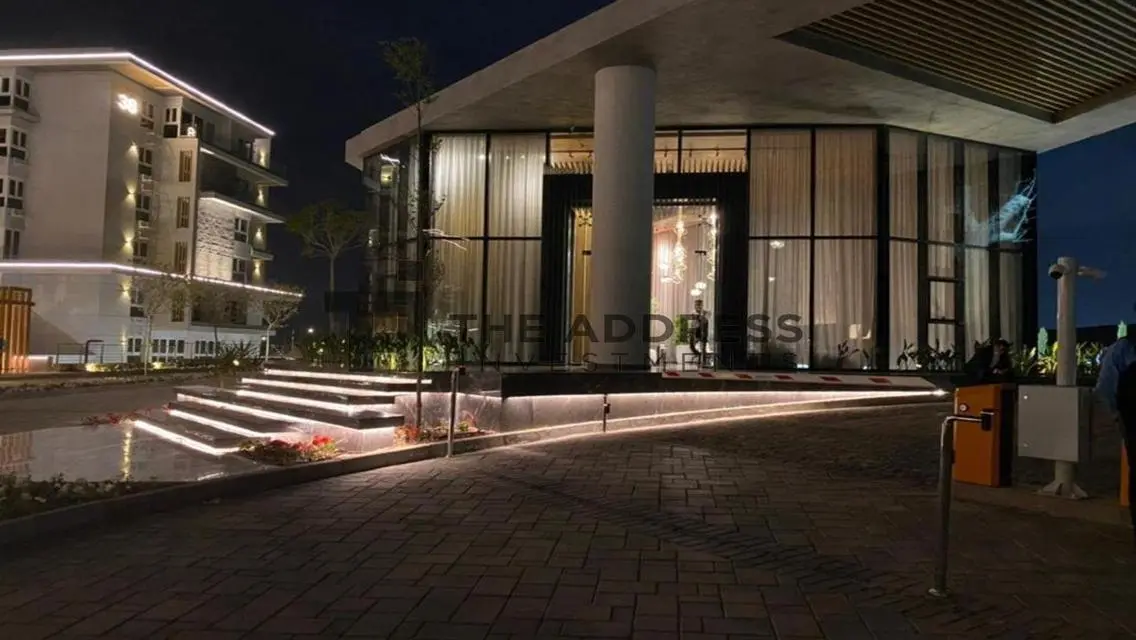 Luxurious Villa for Sale Overlooking Lakes