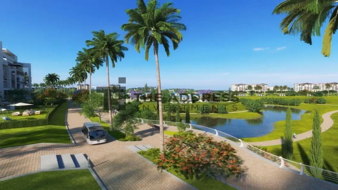 Luxurious Villa for Sale Overlooking Lakes