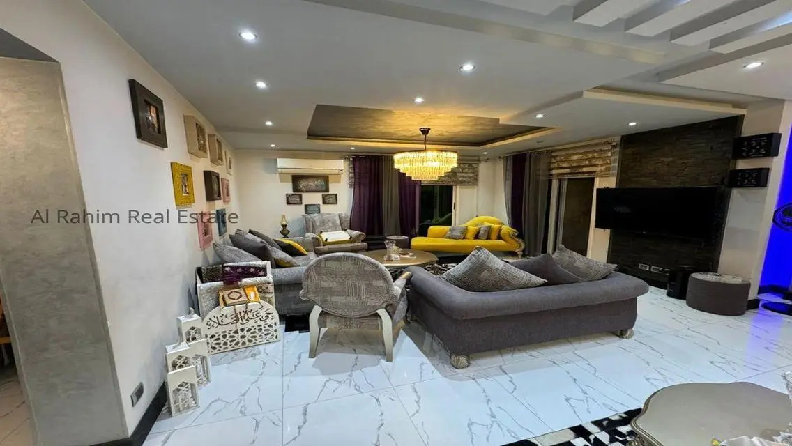 Luxurious Property with Terrace and Private Garden
