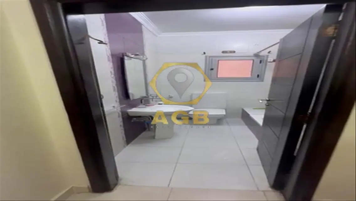 فاخرة شقة للإيجار بمساحة كبيرة