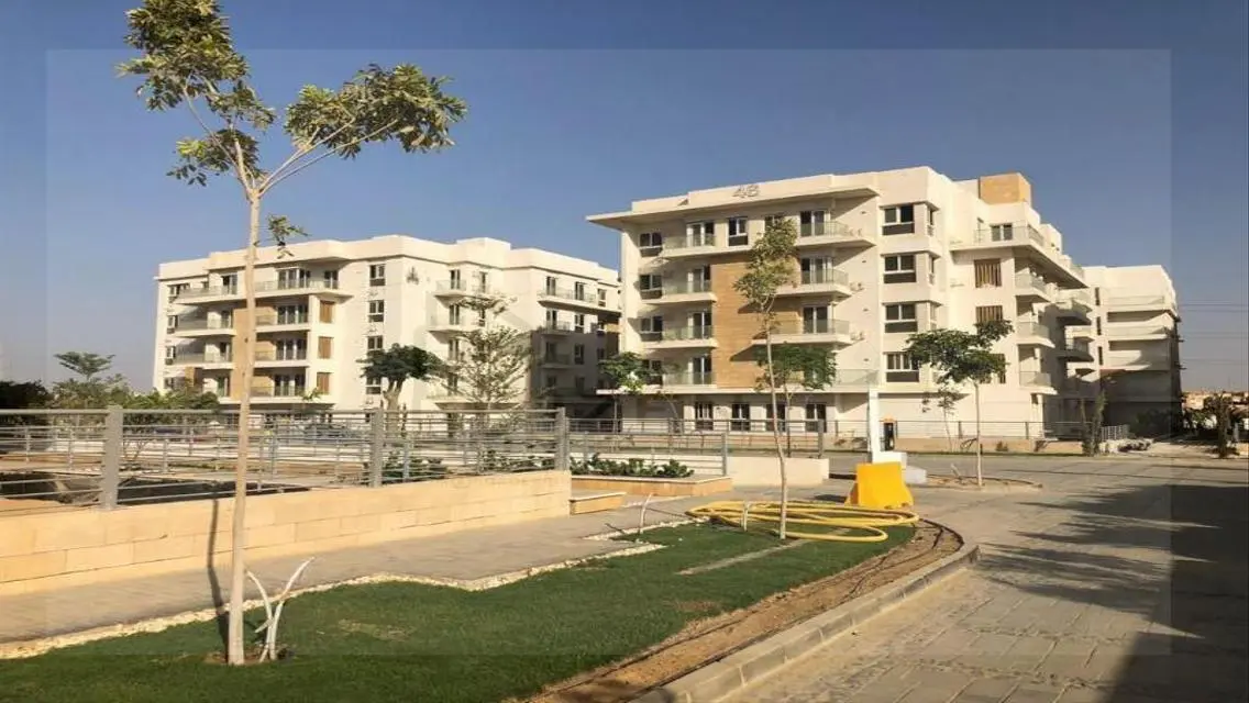 عقار للبيع - موقع متميز مع خدمات رائعة