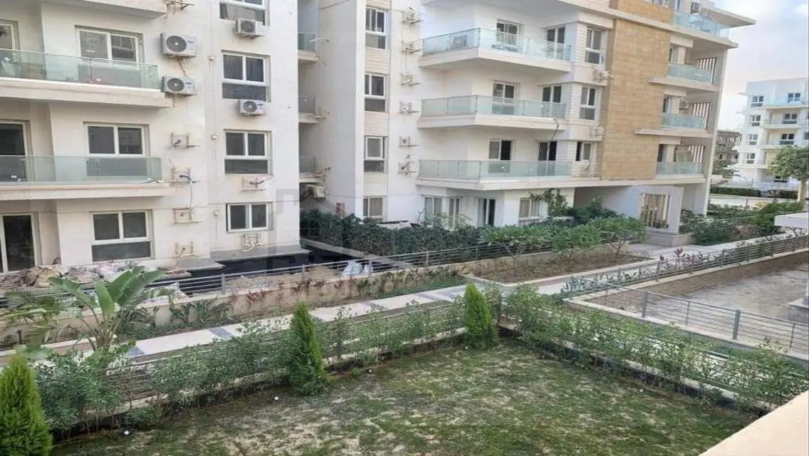 عقار للبيع - موقع متميز مع خدمات رائعة