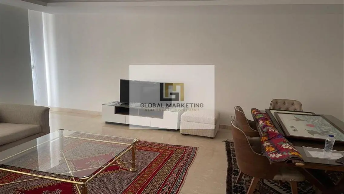 شقة فاخرة للإيجار 3 غرف في قلب المدينة